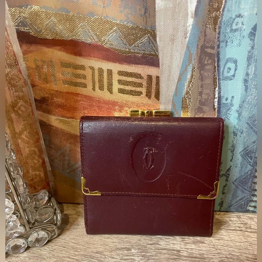Must De Cartier Kiss Lock Trifold Leather
Compact Wallet